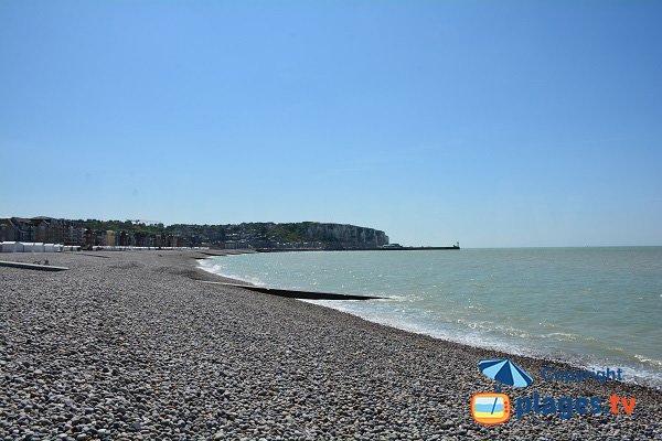 Plage de Mers les Bains avec vue sur Tréport