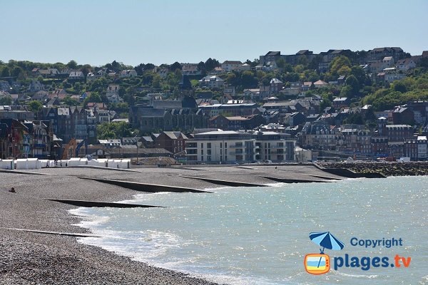 Plage de galets de Mers les Bains