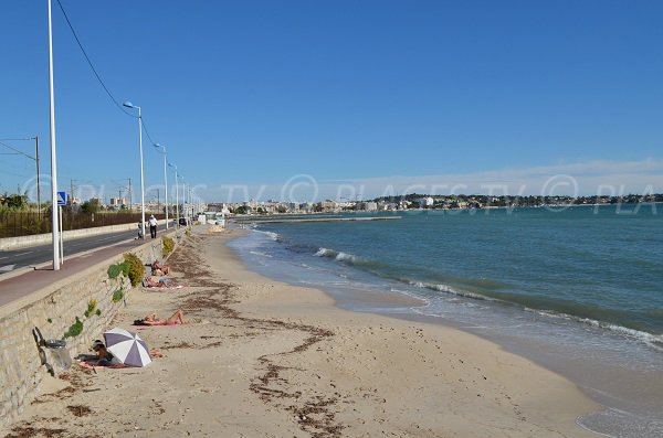 Midi beach in Golfe Juan to Juan les Pins