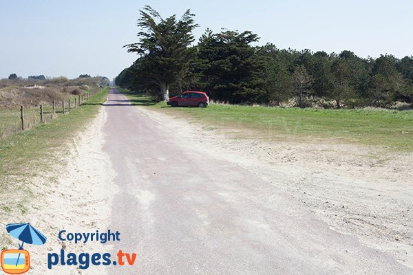 Parking de la plage de la Mielle de la Hougue Blanche à Glatigny - 50