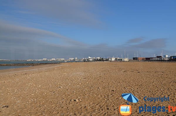 Plage de sable au sud de La Rochelle