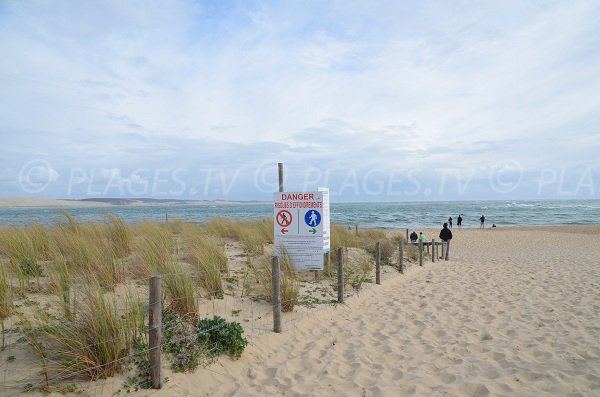 Sentier d'accès à la plage du Mirador