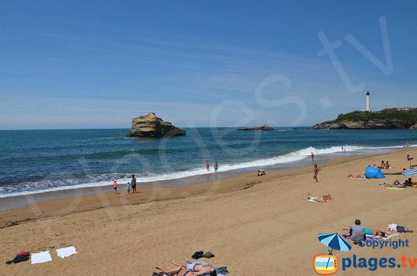 Rocher sur la plage de Miramar à Biarritz