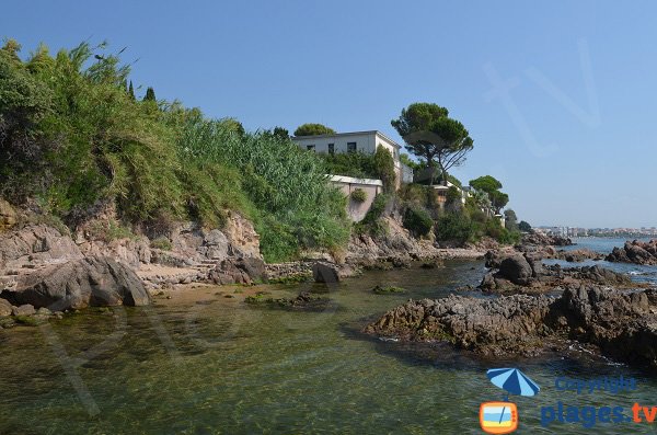 Coastline around the property of King Fahd in Vallauris