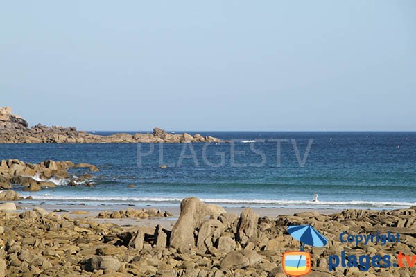 Rochers sur la plage de Misclic à Sibiril - Bretagne