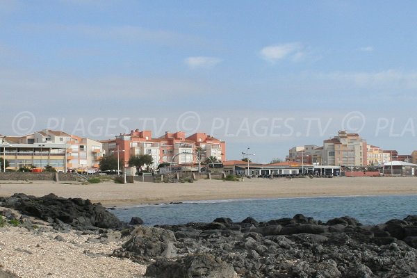 Vue de la plage du Mole depuis les Falaises