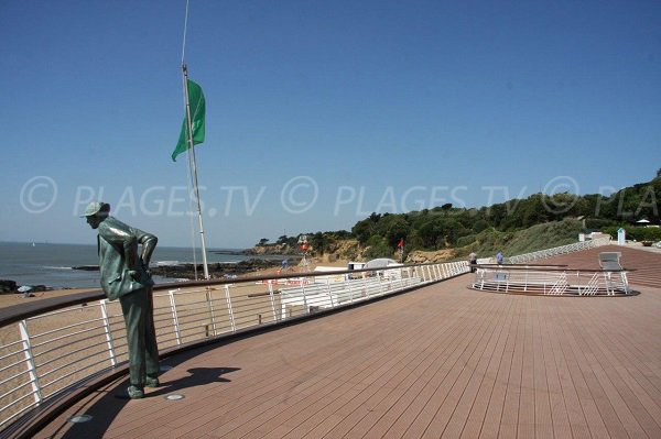 Place de Mr Hulot avec sa statue en Bronze à St Nazaire