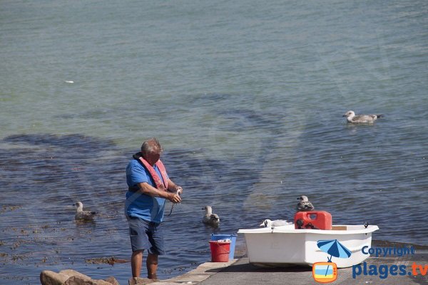 Pêche dans le port des Hopitaux - Erquy