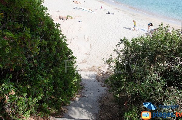 Accès à la plage de Moorea - Ajaccio