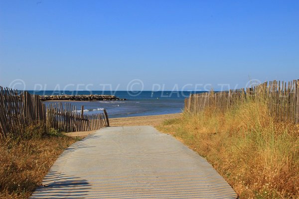 Access to the West beach in Valras