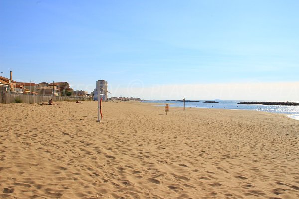 Building on the west beach - Valras