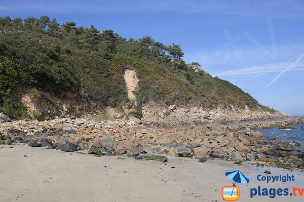 Plage de Vilin Izela côté de la pointe de Beg-an-Fry - Guimaec