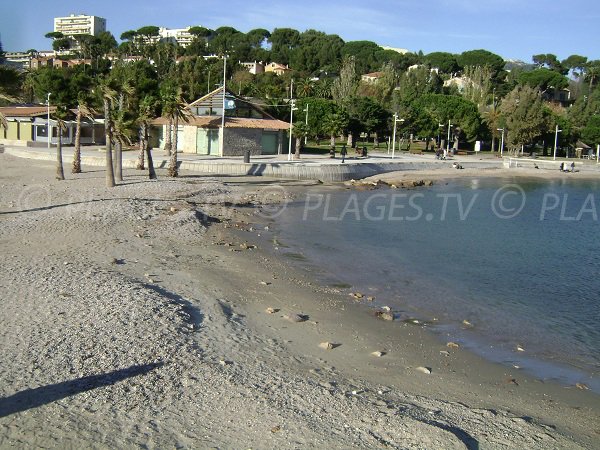 Environnement de l'anse des Pins à Toulon