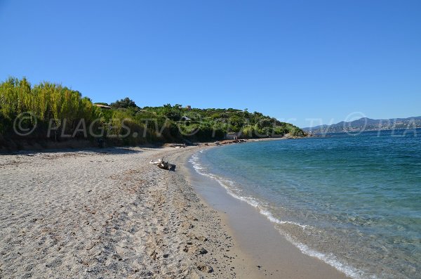 Plage de la Moutte de st Tropez avec vue sur Sainte Maxime