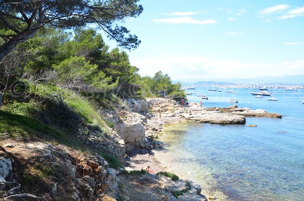 Crique de Ste Marguerite à proximité du chemin des Myrtes