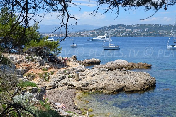 Plage sur l'ile de Ste Marguerite - Les Myrtes