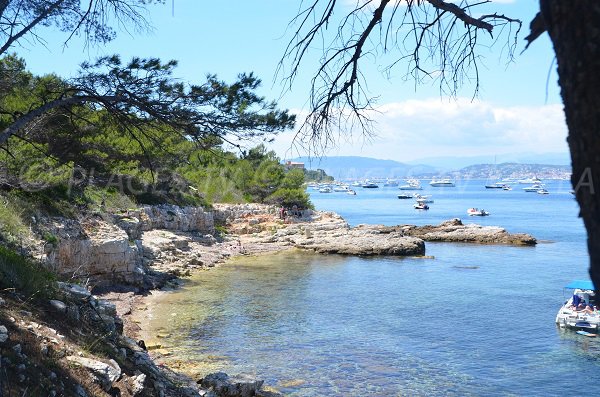 Photo de la plage des Myrtes sur l'île de Ste Marguerite - Lérins