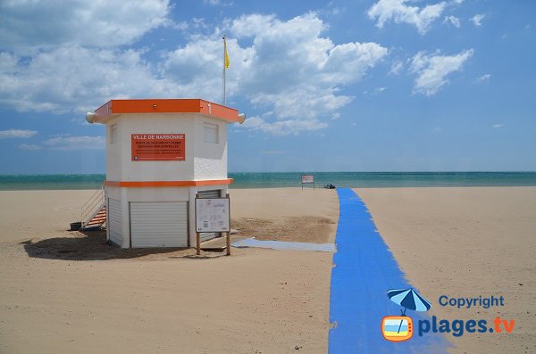 Lifeguard station and disable access for the beach of Narbonne