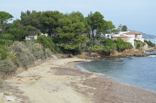 Parte Est della spiaggia della Nartelle