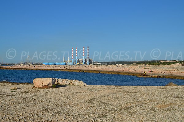 centrale termoelettrica di Martigues e spiaggia di Bonnieu