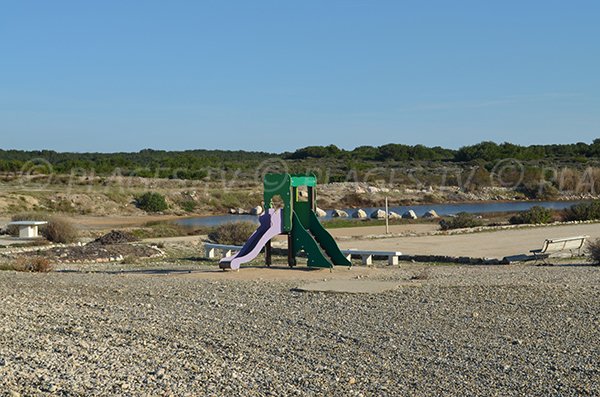 Spielplatz am Strand von Bonnieu in Martigues