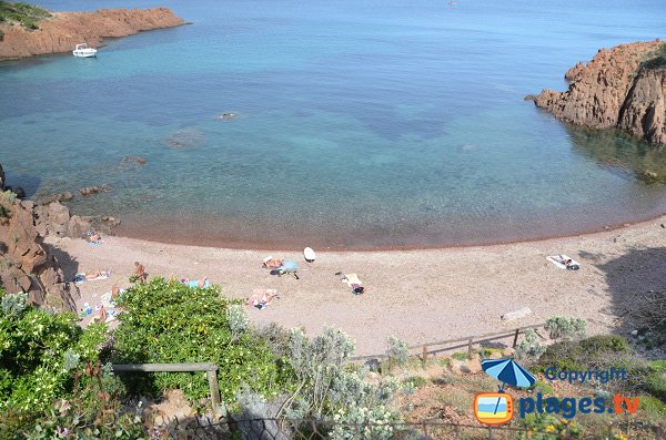 Plage naturiste dans l'Estérel