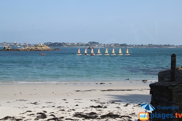 Vue depuis la plage naturiste de Roscoff