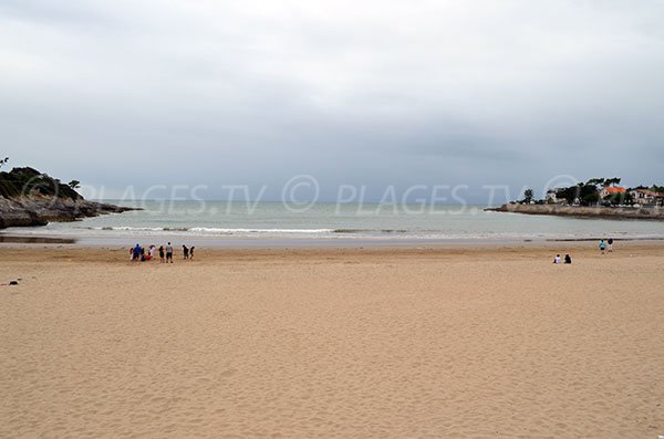 Overview of Nauzan beach in Saint Palais sur Mer