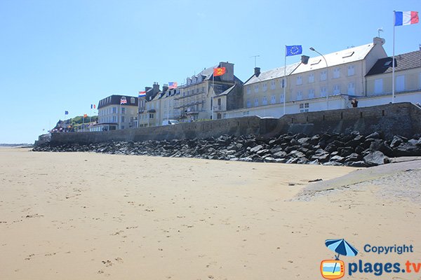 Arromanches from Neptune beach