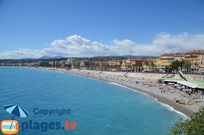 Plages Nicoises dans la baie des Anges