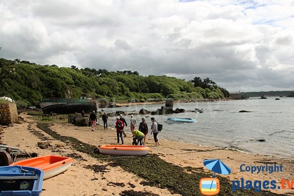 Randonneurs sur l'ile de Bréhat