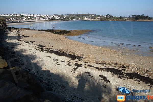 Vue sur la plage de Ste Anne depuis l'ilot