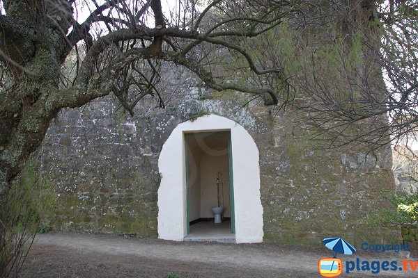 Ancien bastion sur l'ilot de Ste Anne - St Pol de Léon