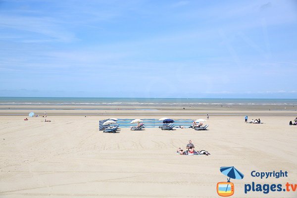 Mattresses renting on the beach of Le Touquet 