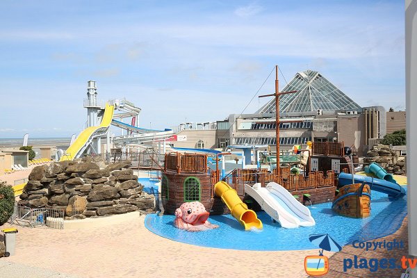 Wasserrutschen am Strand von Le Touquet