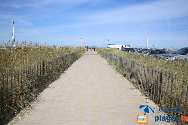 Access and parking of Touquet beach