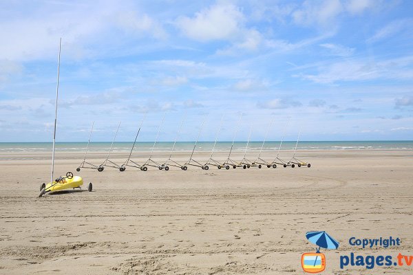 Char à voile sur la plage de Sainte-Cécile