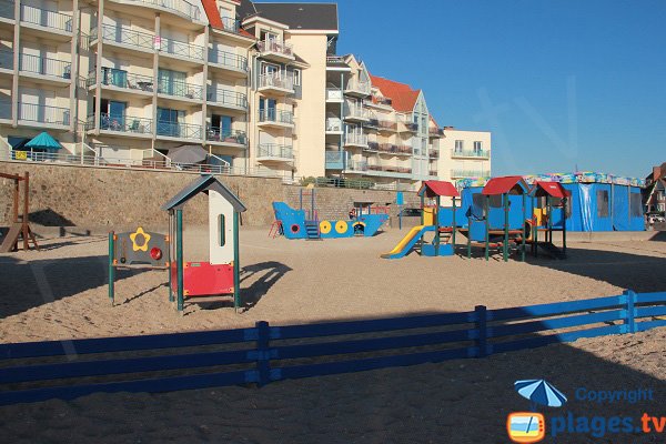 Jeux pour les enfants à côté de la plage - Wimereux