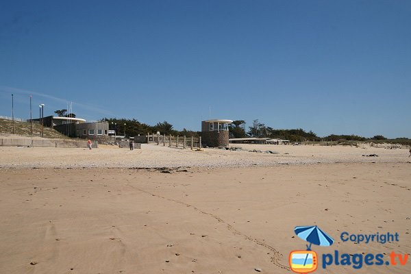 First aid station on Normandelière beach - Brétignolles