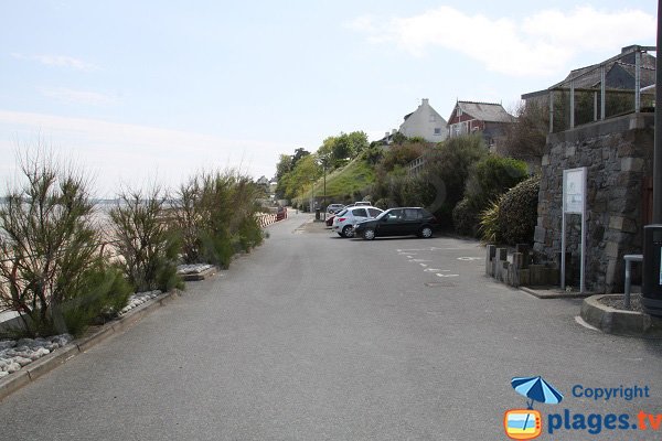 Parking de la plage de St Laurent de la Mer