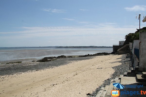 Galets sur la plage de Saint Laurent de la Mer