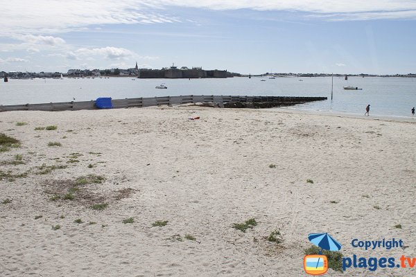 Beach of Nourriguel in Larmor-Plage and view on Port-Louis