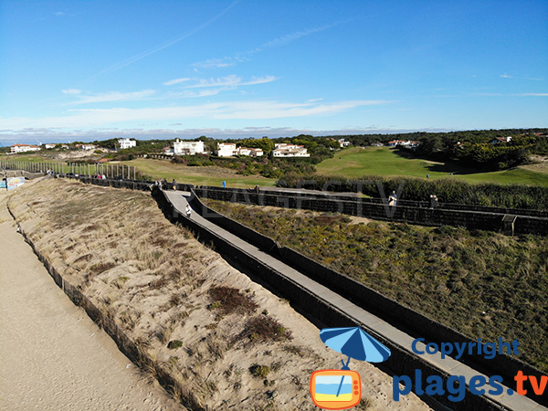 Sentier au bord de la plage d'Anglet