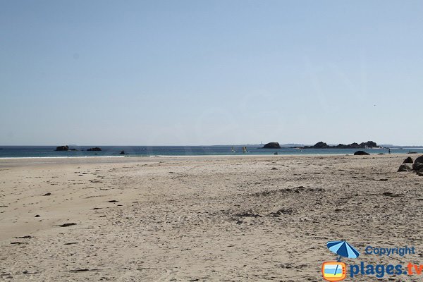 Crique à Cléder dans le prolongement de la plage principale