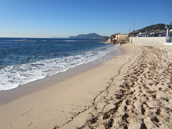 Beach at the beginning of Giens peninsula