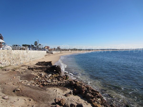 Spiaggia di fronte al mare Almanarre da Olbia