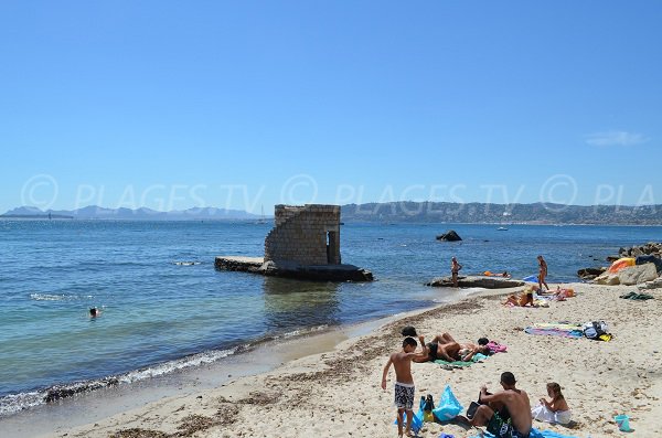 Sand beach in Cap d'Antibes near to Juan les Pins