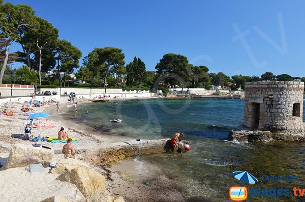 Photo of Ondes beach in Cap d'Antibes in France