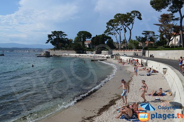 Strand Les Ondes mit Blick auf Juan les Pins