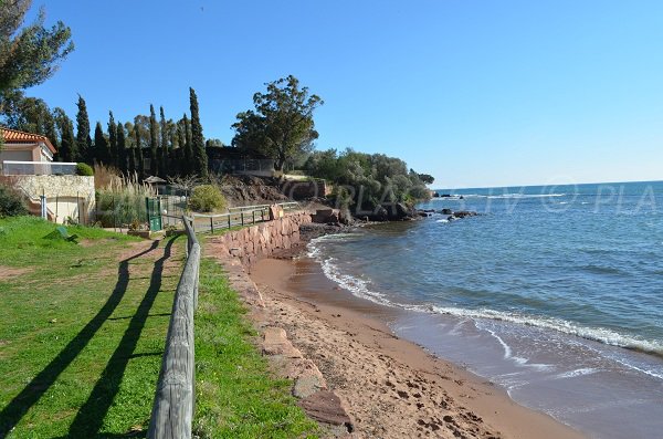 Garden and beach of Oratoire in Agay